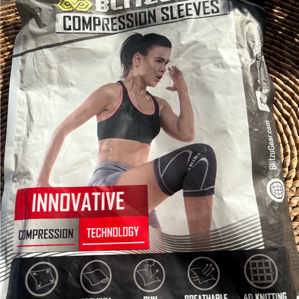 Blitzu Compression Sleeves 2 Pack Brand New